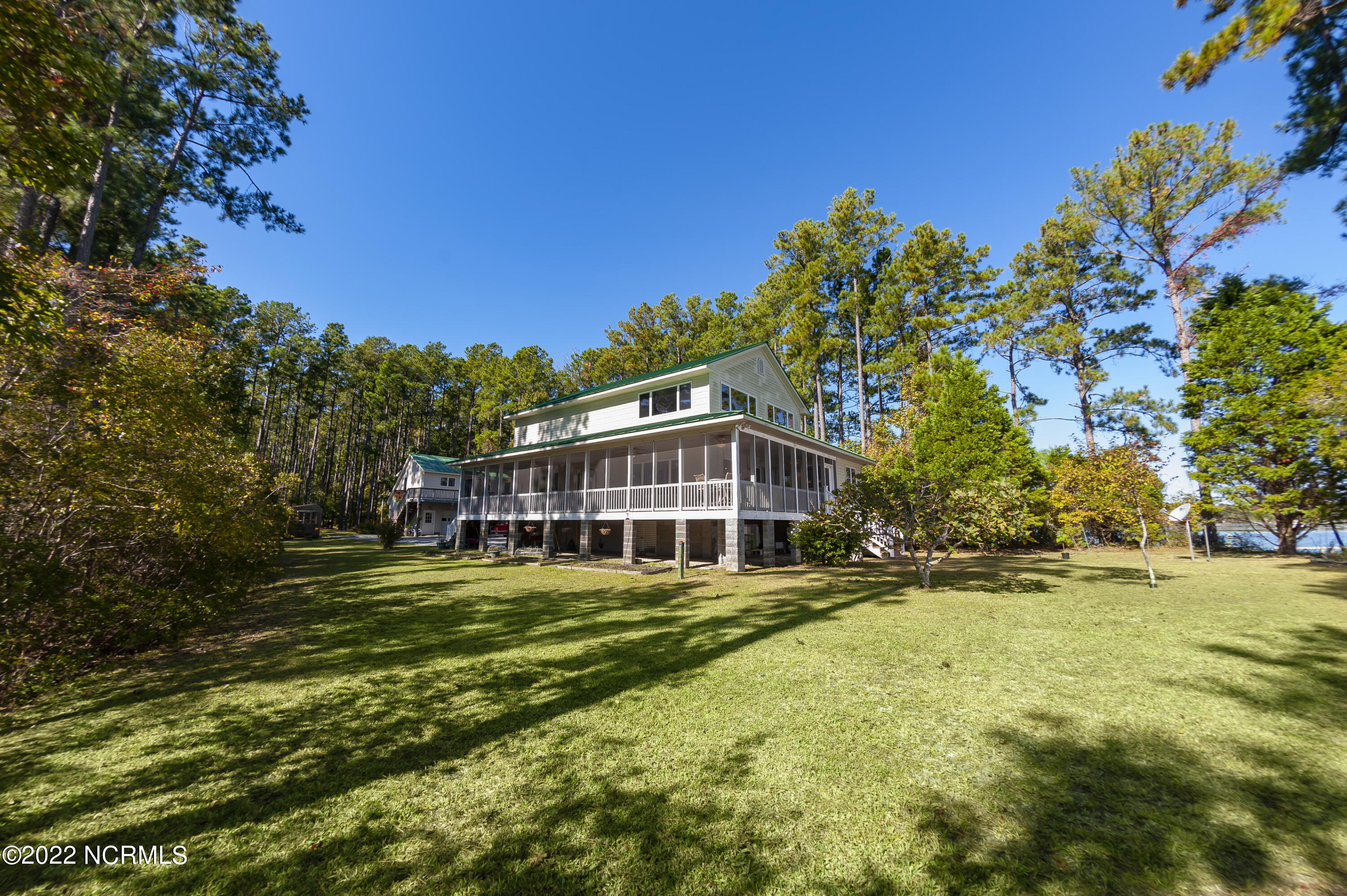 777 Fork Point Road Oriental, NC 28571 - Photo 50 of 112 Side View