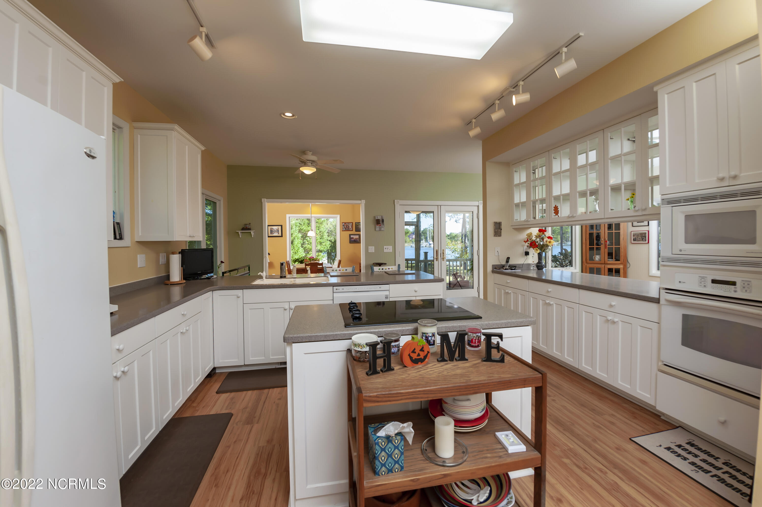 777 Fork Point Road Oriental, NC 28571 - Photo 76 of 112 Kitchen