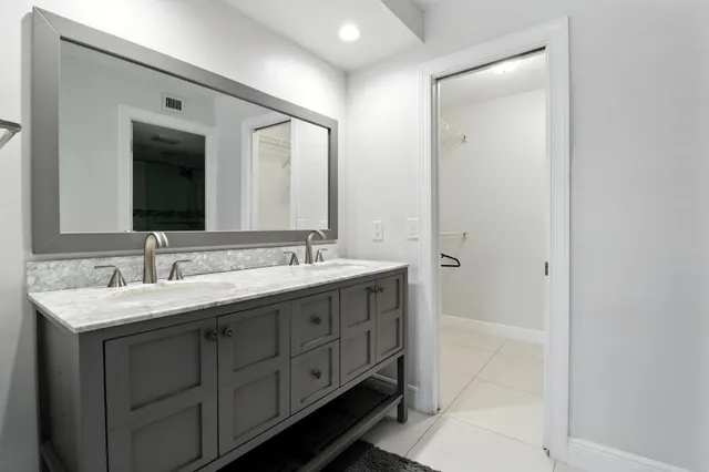 $3,000 | 6 Royal Palm Way, Unit 105, Boca Raton, FL 33432