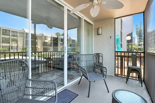 $3,000 | 6 Royal Palm Way, Unit 105, Boca Raton, FL 33432