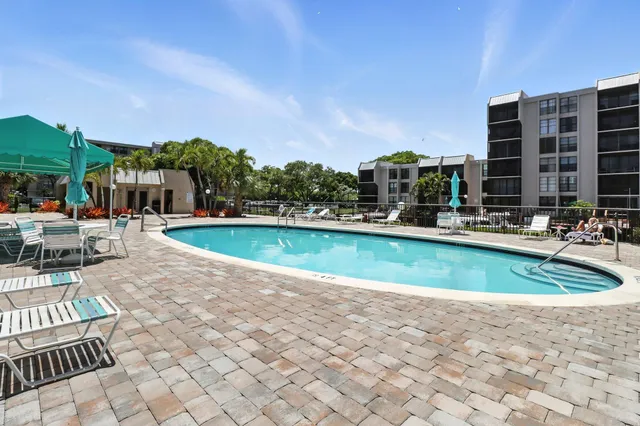 $3,000 | 6 Royal Palm Way, Unit 105, Boca Raton, FL 33432