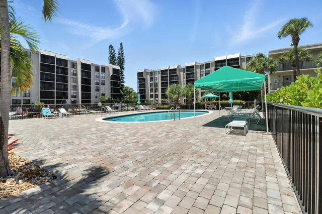 $3,000 | 6 Royal Palm Way, Unit 105, Boca Raton, FL 33432