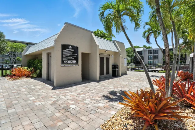 $3,000 | 6 Royal Palm Way, Unit 105, Boca Raton, FL 33432