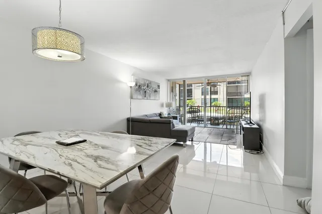 $3,000 | 6 Royal Palm Way, Unit 105, Boca Raton, FL 33432