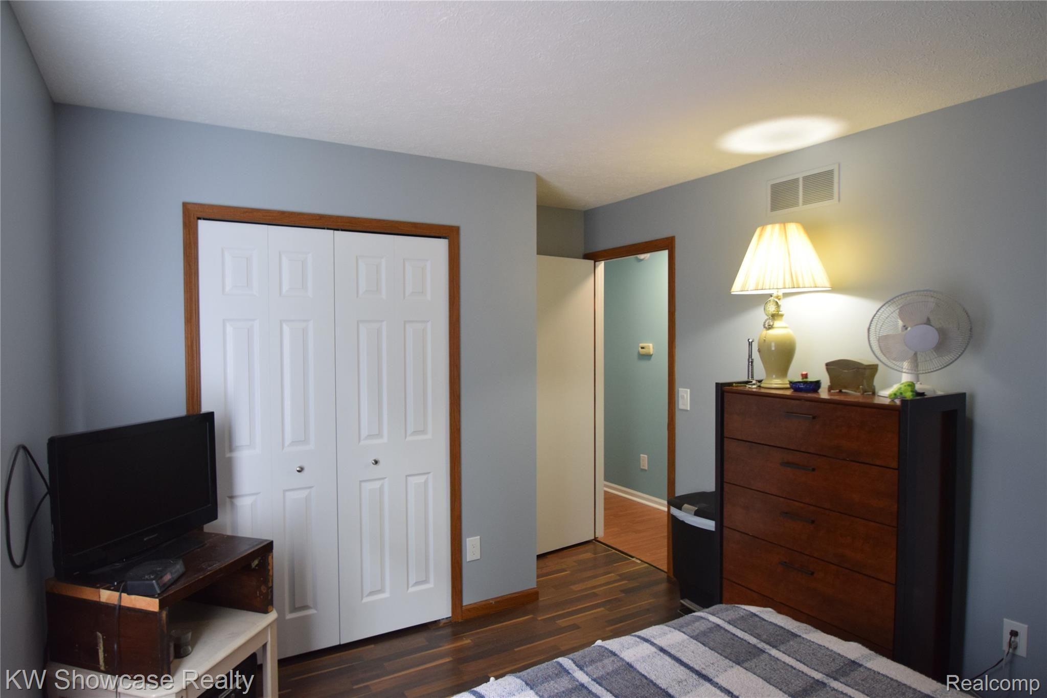5386 Dutcher Road Howell, MI 48843 - Photo 15 of 23 Master bedroom.