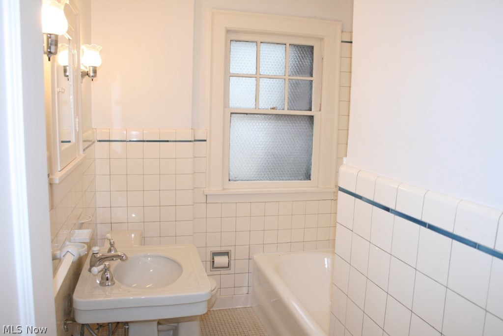 3108 Huntington Road Cleveland, OH 44120 - Photo 8 of 19