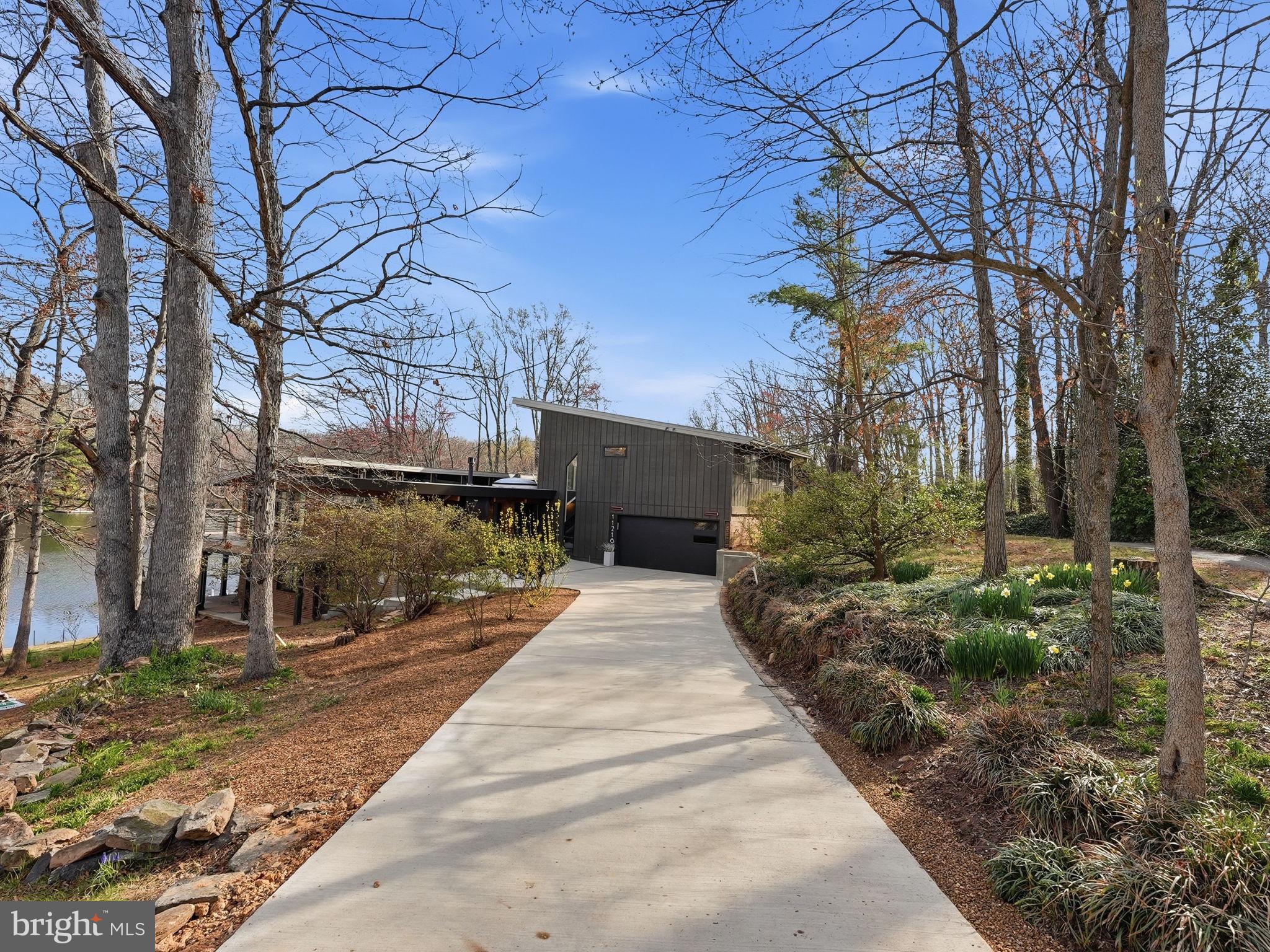 11216 South Shore Road Reston, VA 20190 - Photo 2 of 85