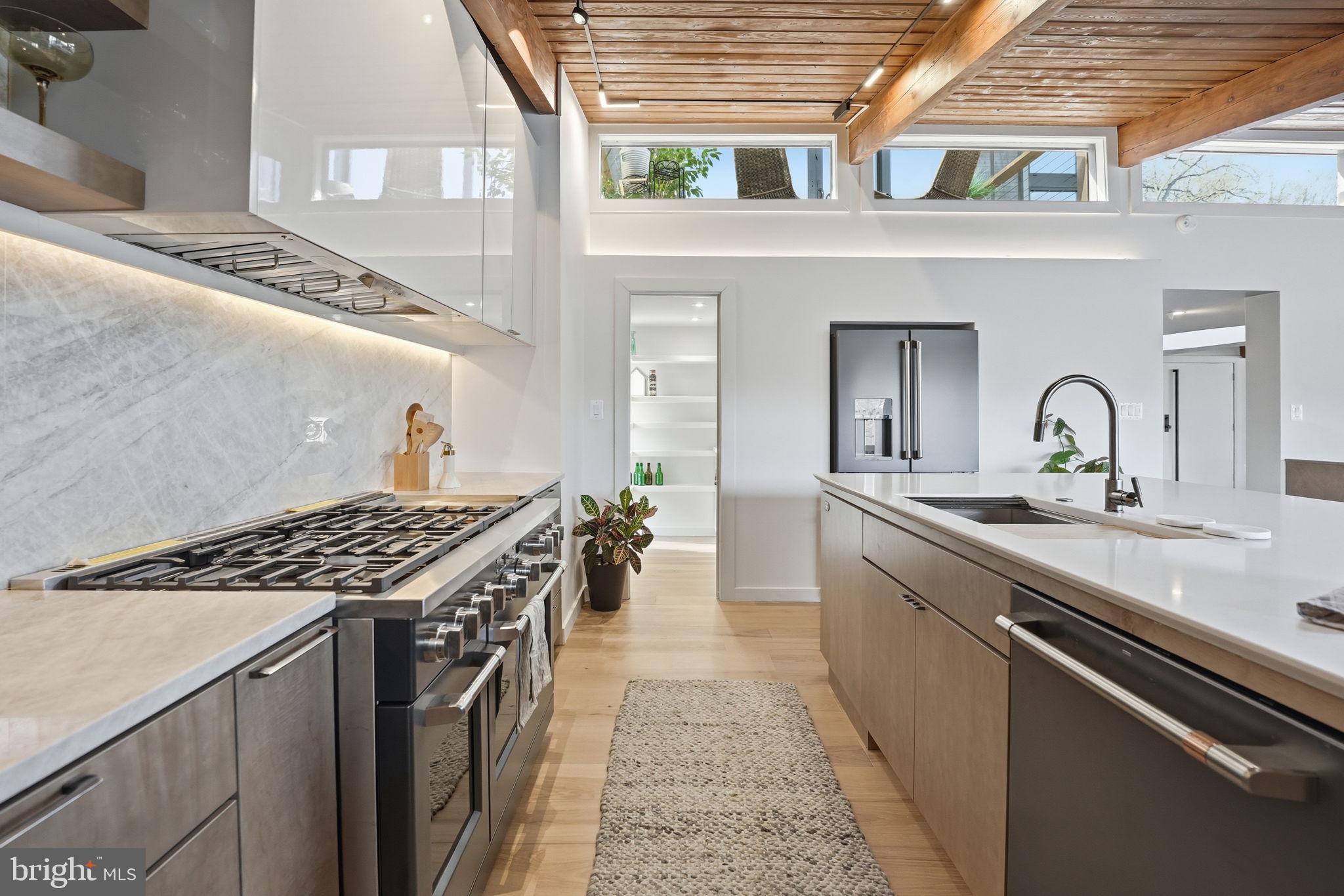 11216 South Shore Road Reston, VA 20190 - Photo 30 of 85