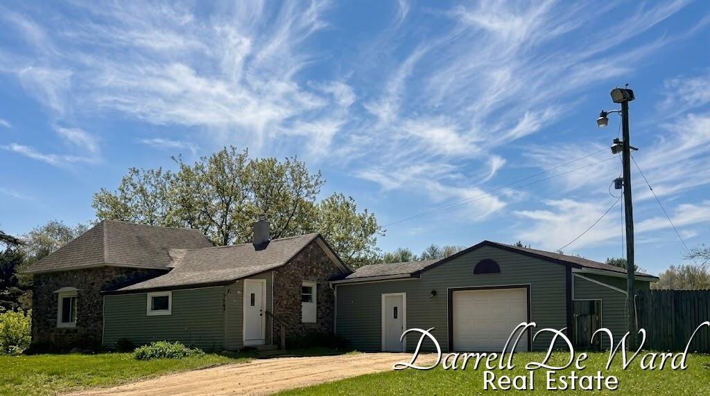 8425 North Holland Road Six Lakes, MI 48886 - Photo 1 of 21 img_1624x