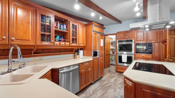 $1,550,000 | E1233 Pine Tree Point, Waupaca, WI 54981