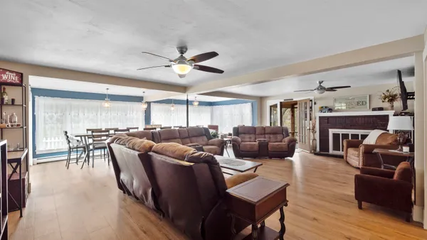$1,550,000 | E1233 Pine Tree Point, Waupaca, WI 54981