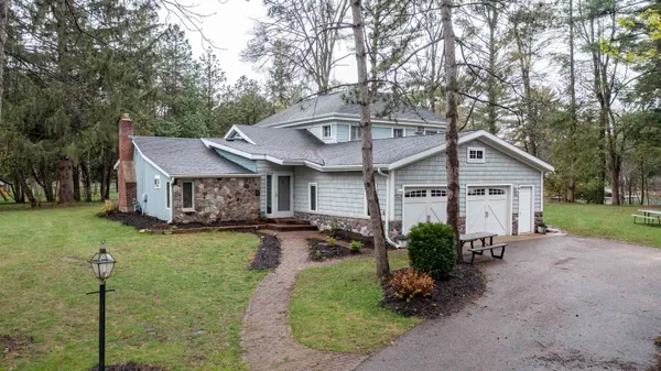 $1,550,000 | E1233 Pine Tree Point, Waupaca, WI 54981