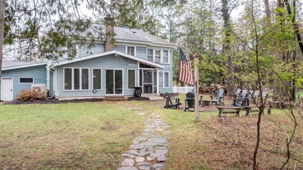 $1,550,000 | E1233 Pine Tree Point, Waupaca, WI 54981