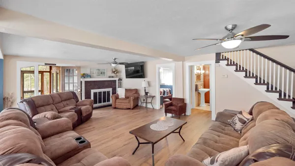 $1,550,000 | E1233 Pine Tree Point, Waupaca, WI 54981