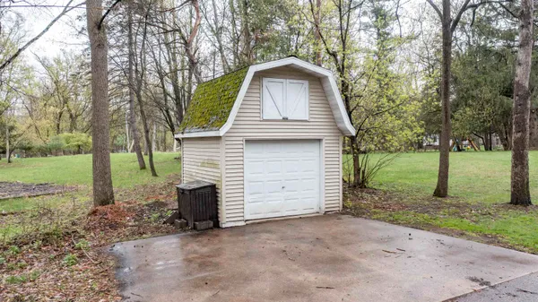 $1,550,000 | E1233 Pine Tree Point, Waupaca, WI 54981