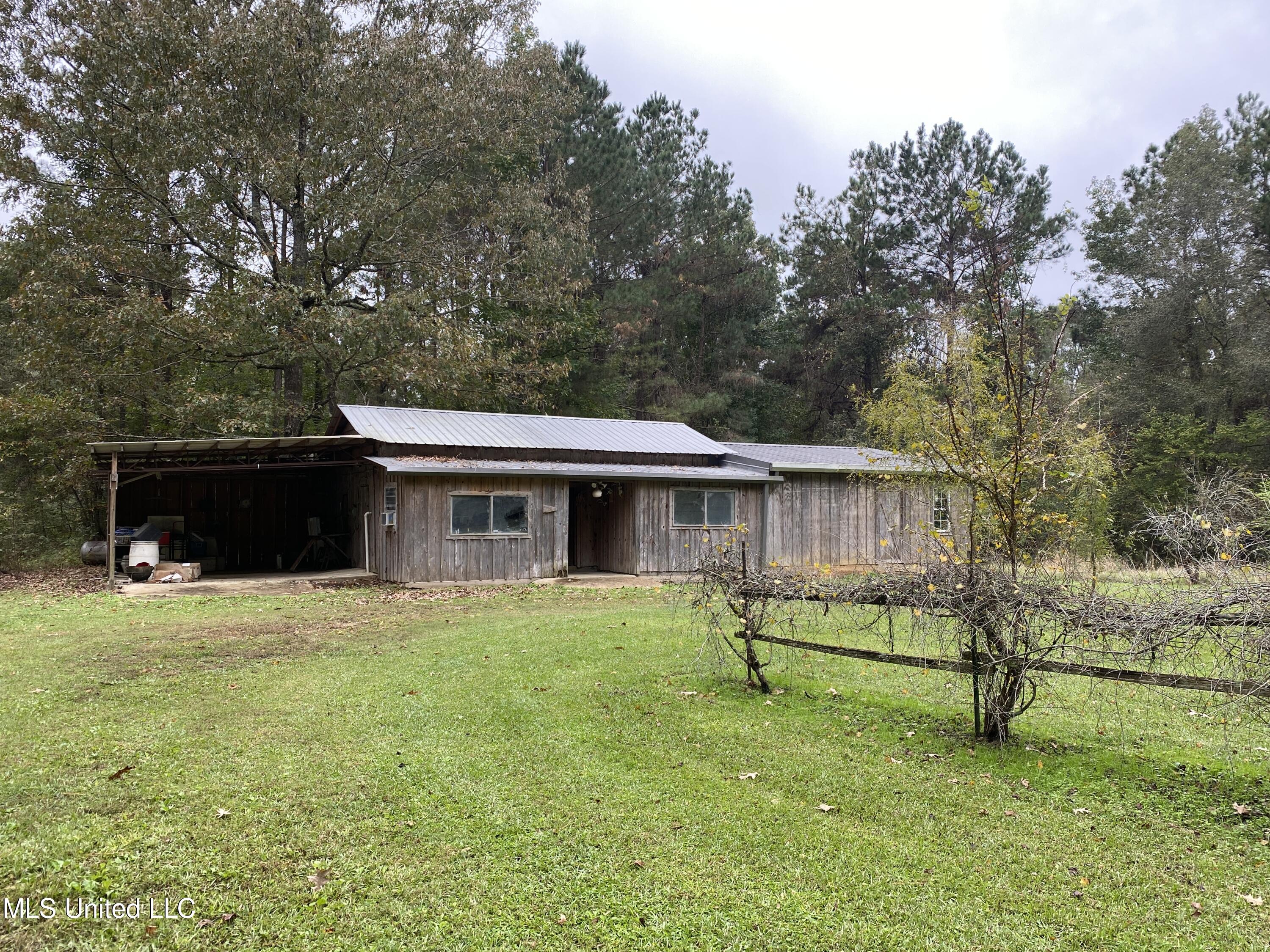 111 Dummy Line Road Canton, MS 39046 - Photo 14 of 41 IMG_4498