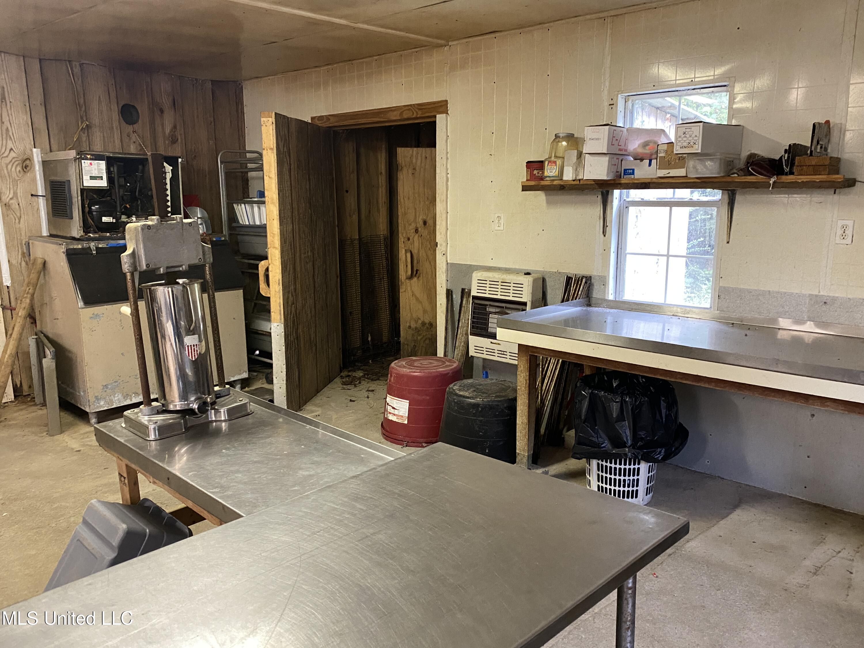 111 Dummy Line Road Canton, MS 39046 - Photo 33 of 41 IMG_4517