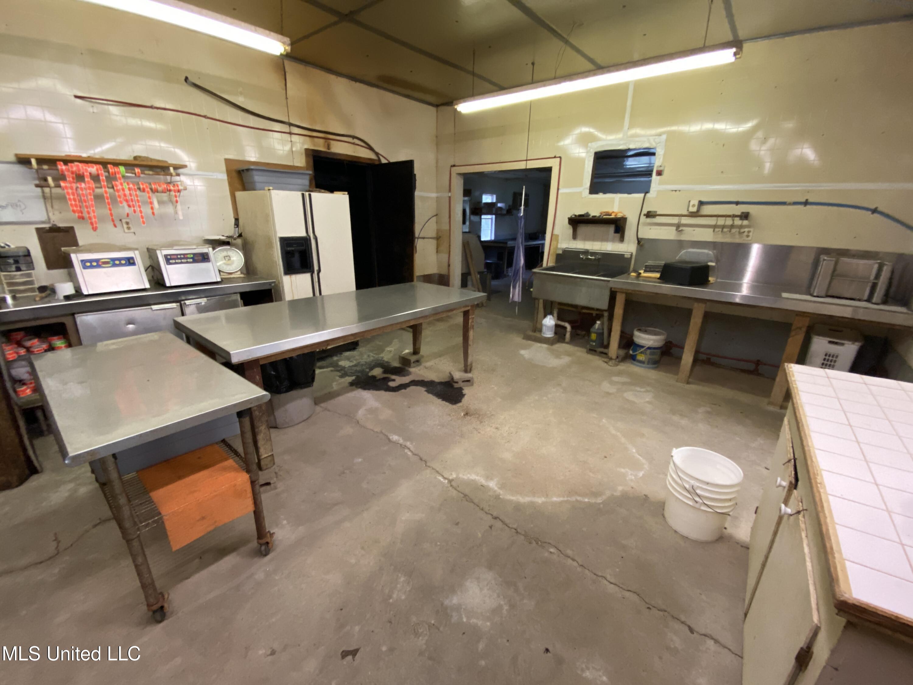 111 Dummy Line Road Canton, MS 39046 - Photo 36 of 41 IMG_4522