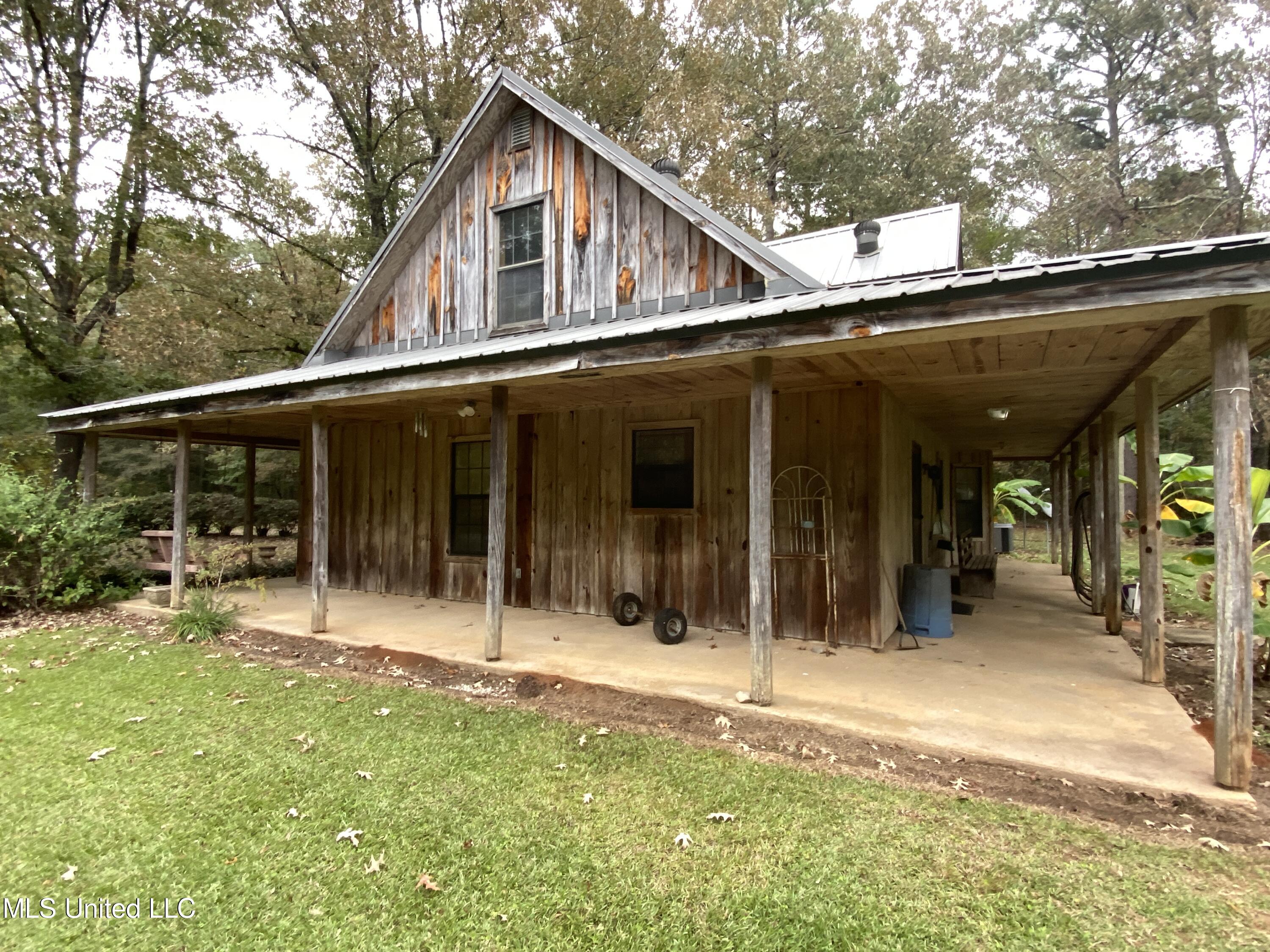 111 Dummy Line Road Canton, MS 39046 - Photo 4 of 41 IMG_4527