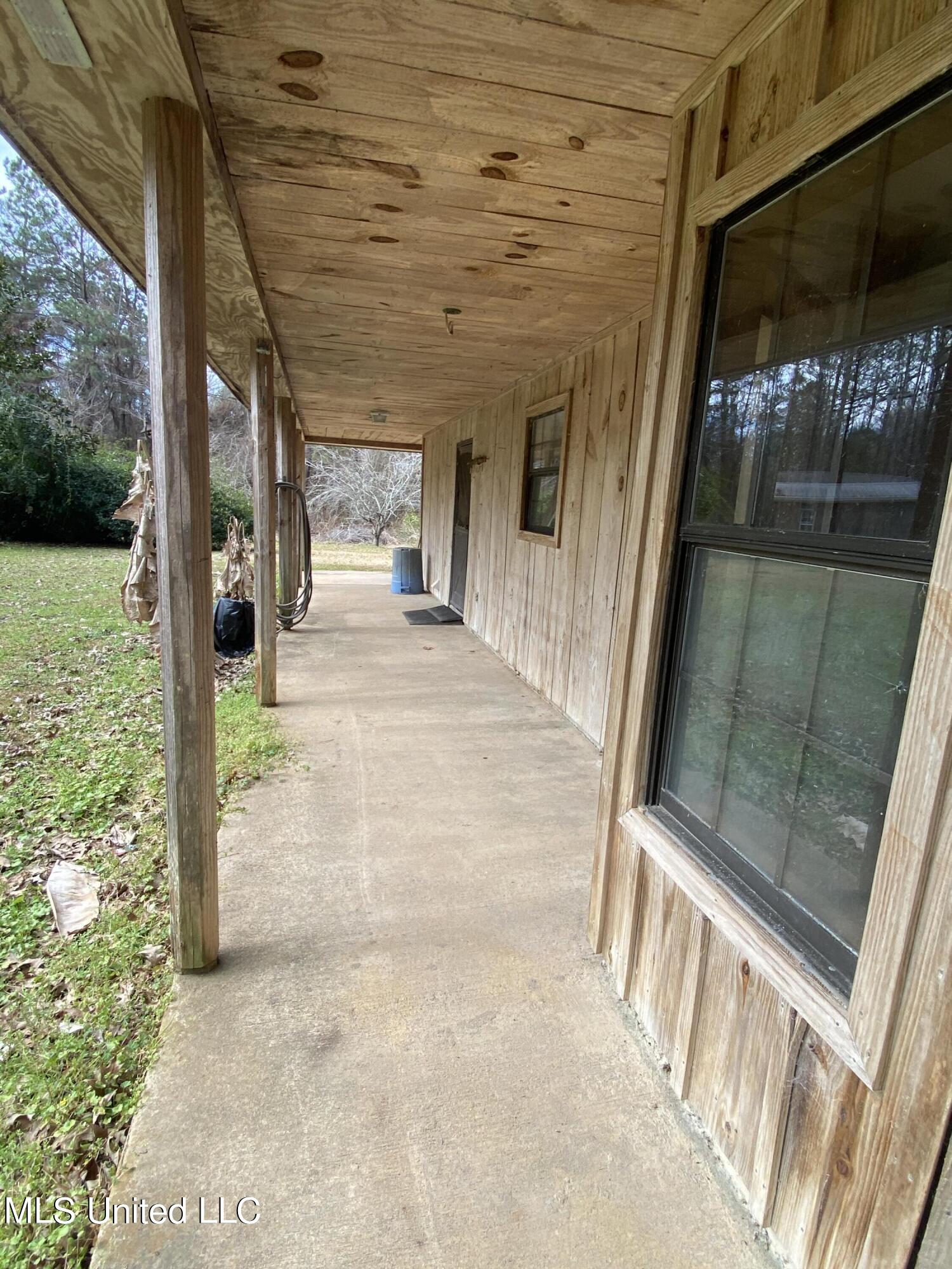 111 Dummy Line Road Canton, MS 39046 - Photo 6 of 41 IMG_6318