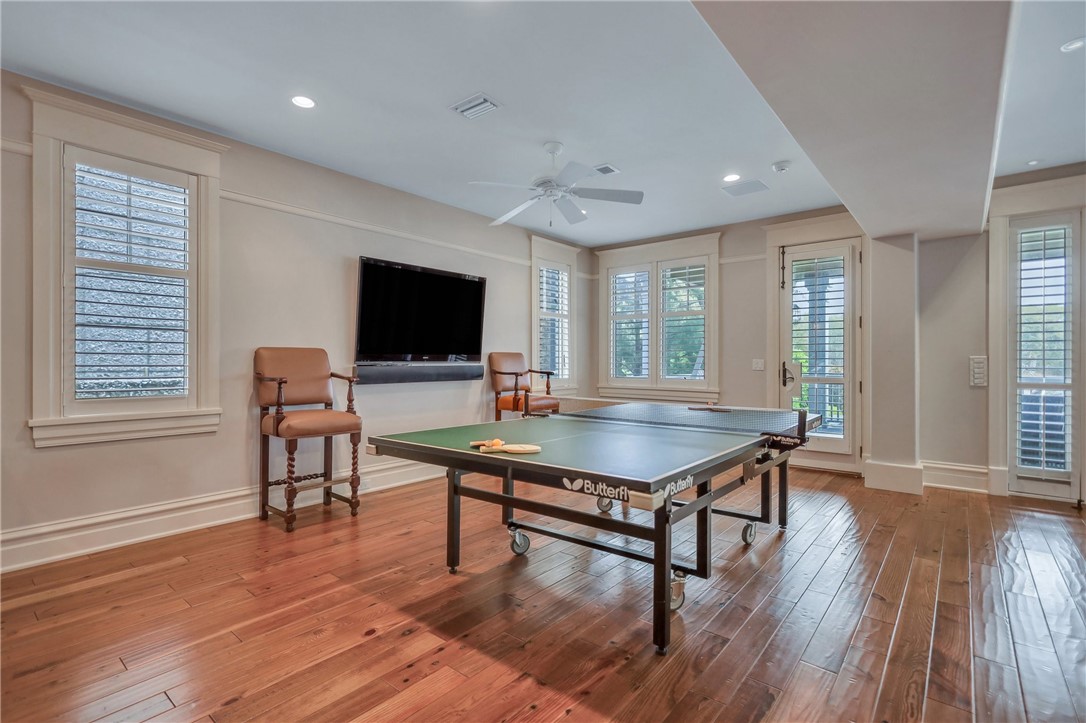 1909 Dixon Lane St. Simons Island, GA 31522 - Photo 21 of 96 1st floor family room