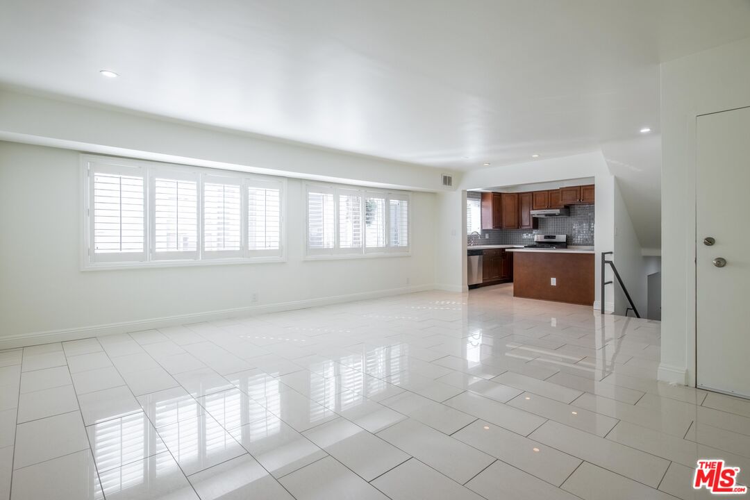 148 South Reeves Drive, Unit 4 Beverly Hills, CA 90212 - Photo 7 of 15 a view of livingroom with furniture
