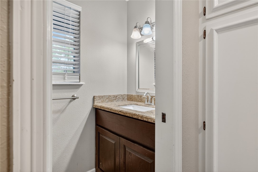 291 Boenig Road Woodsboro, TX 78393 - Photo 13 of 39 Half bath