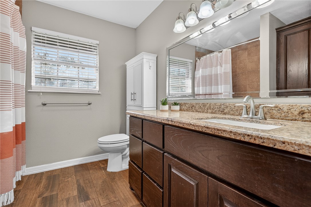 291 Boenig Road Woodsboro, TX 78393 - Photo 16 of 39 Guest bath