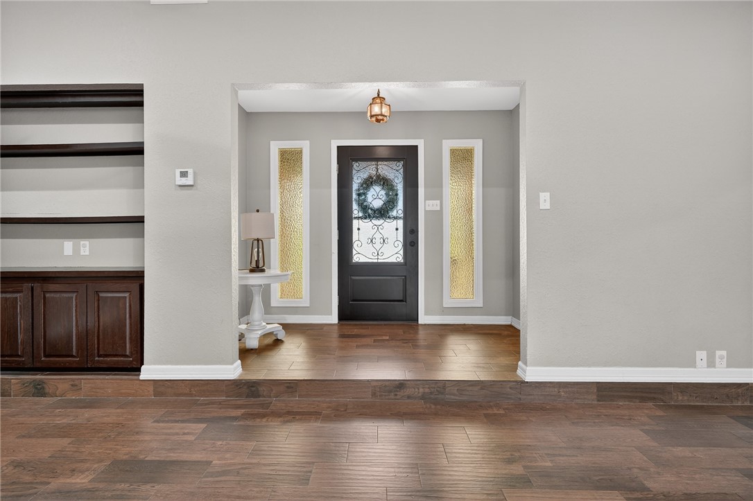 291 Boenig Road Woodsboro, TX 78393 - Photo 3 of 39 Front door/foyer