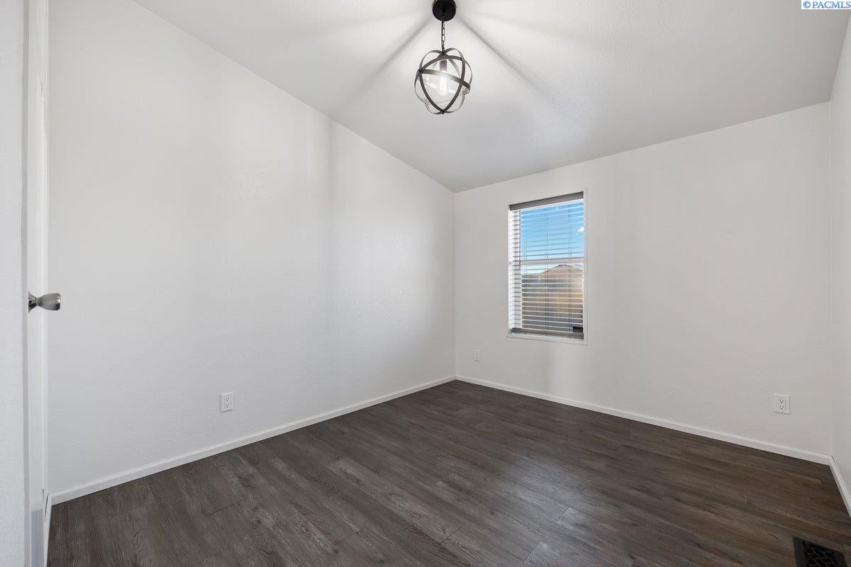 216103 East Pidcock Road Kennewick, WA 99337 - Photo 17 of 28 Gallery Image 17