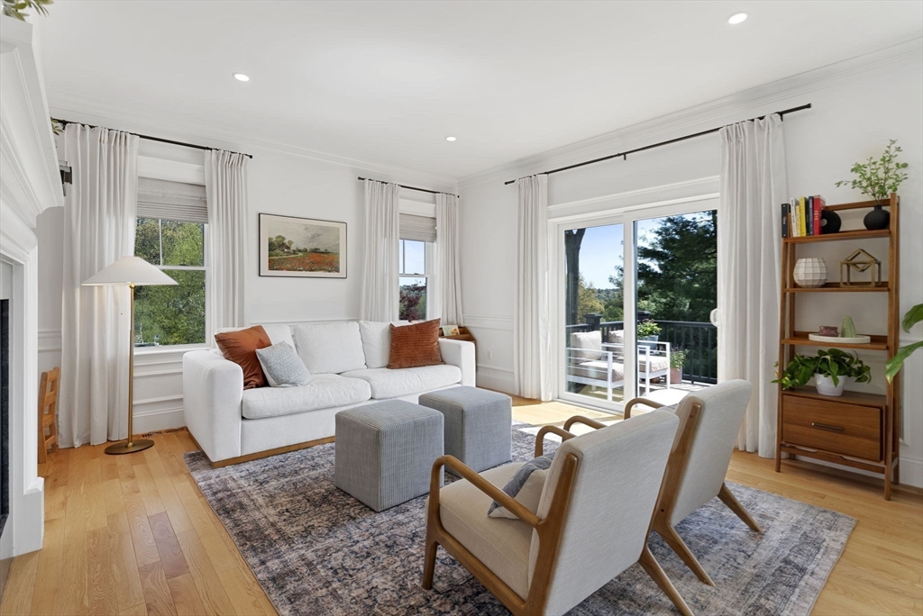 327 Prospect Hill Road Waltham, MA 02451 - Photo 5 of 41 Gallery Image 5