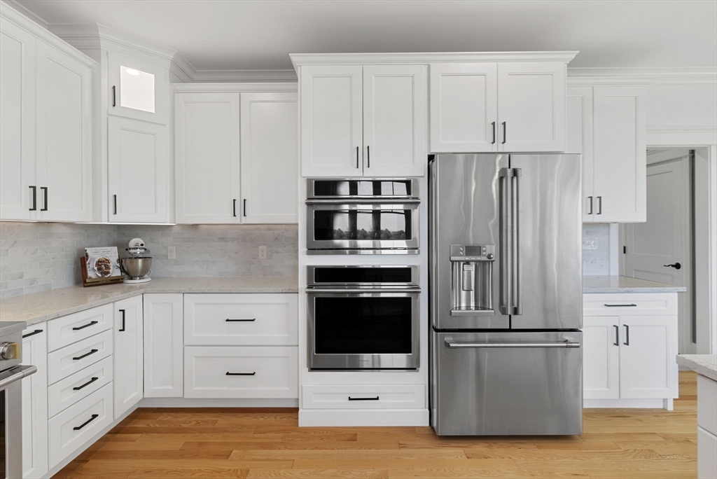 327 Prospect Hill Road Waltham, MA 02451 - Photo 8 of 41 Gallery Image 8
