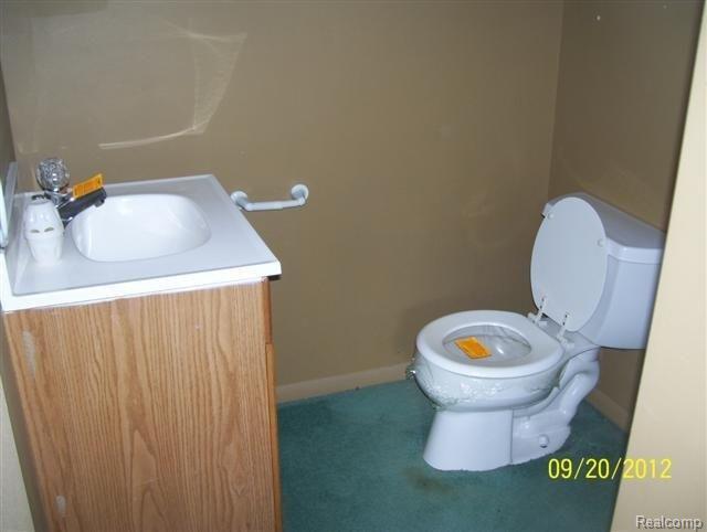 11165 East Bristol Road Davison, MI 48423 - Photo 8 of 20 bath.jpg