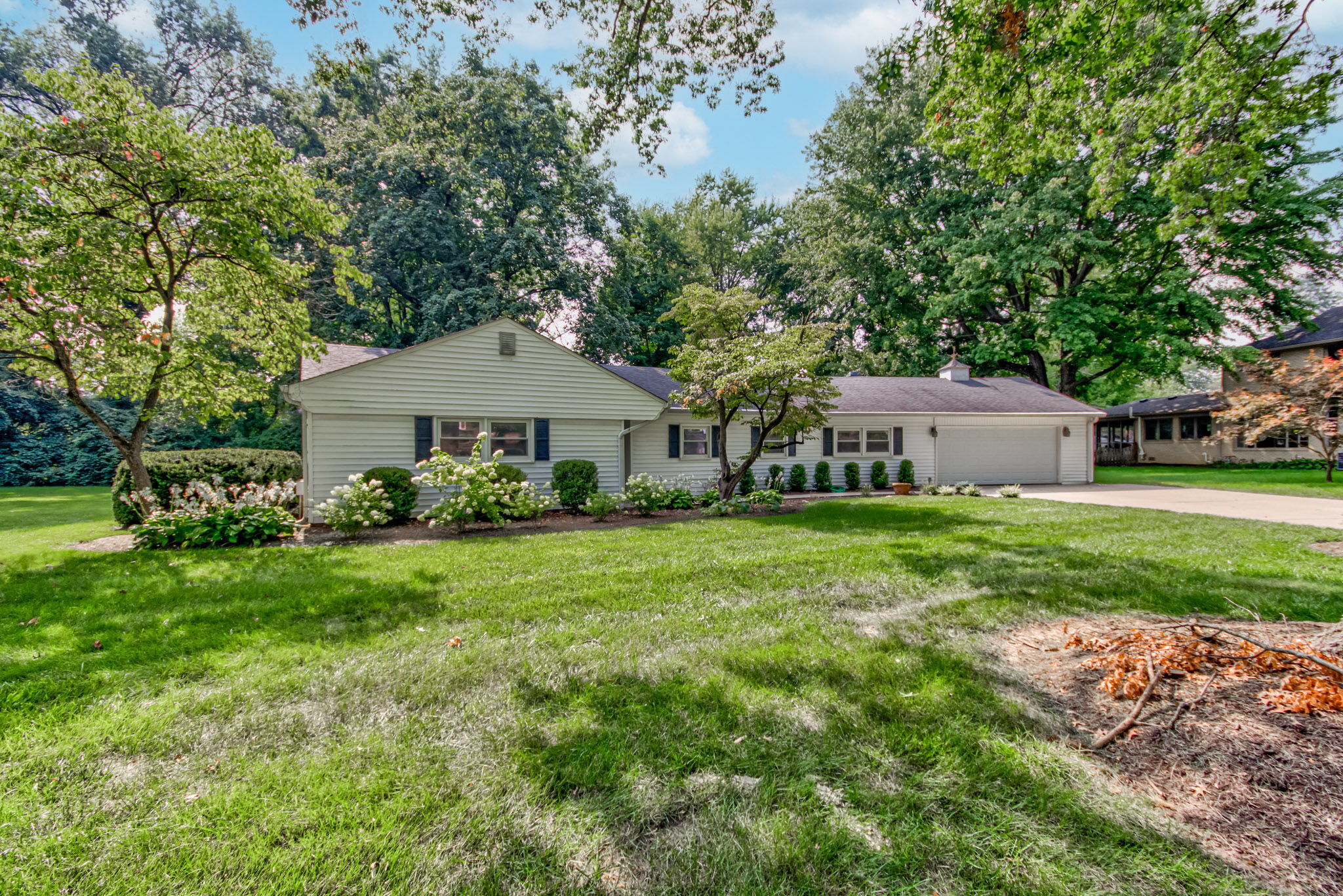 5872 Compton Street Indianapolis, IN 46220 - Photo 2 of 58