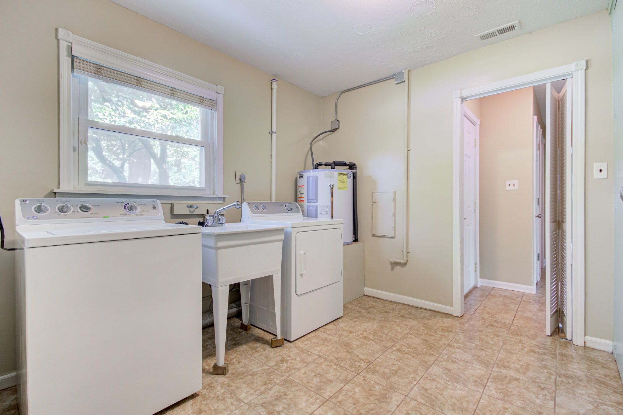 5872 Compton Street Indianapolis, IN 46220 - Photo 44 of 58