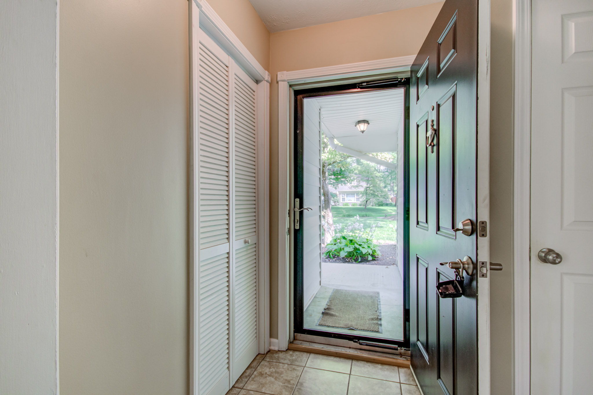 5872 Compton Street Indianapolis, IN 46220 - Photo 5 of 58
