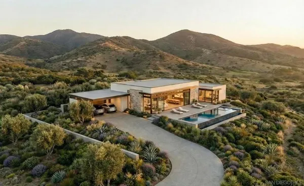 $475,000 | 2055 Riviera Drive, Vista, CA 92084