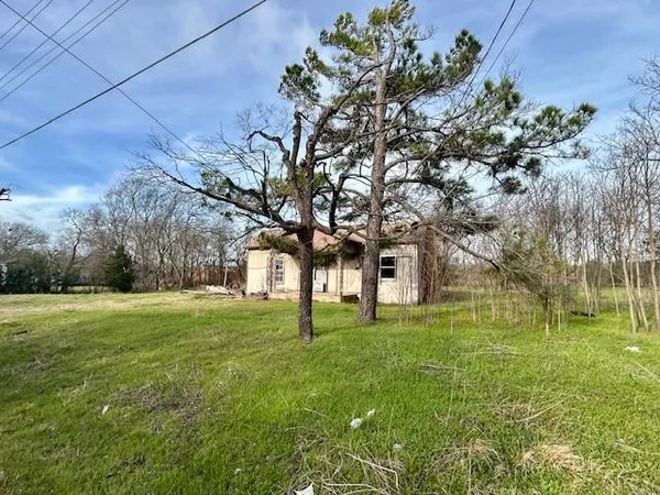 $15,000 | 715 North Echols Street, Mexia, TX 76667