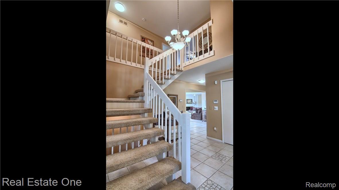 31135 Country Ridge Circle Farmington, MI 48331 - Photo 21 of 37 Foyer_2nd_View.jpg