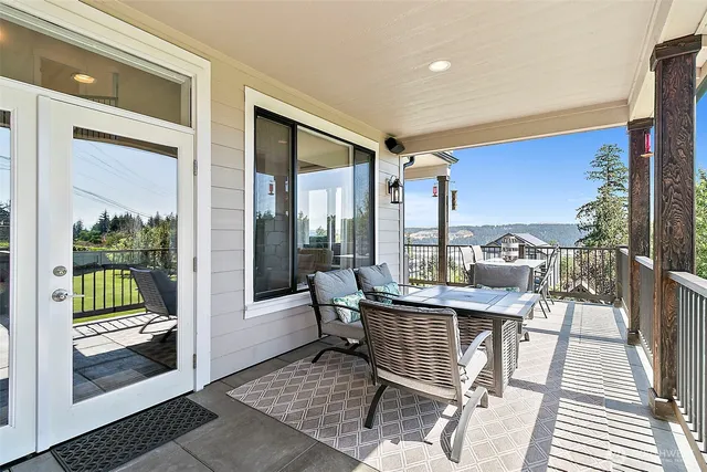 $1,399,950 | 4717 127th Avenue East, Edgewood, WA 98372