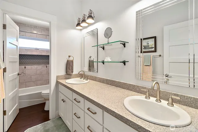 $1,399,950 | 4717 127th Avenue East, Edgewood, WA 98372