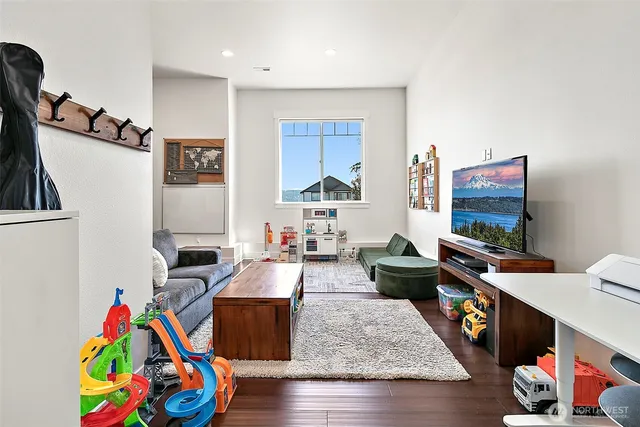 $1,399,950 | 4717 127th Avenue East, Edgewood, WA 98372