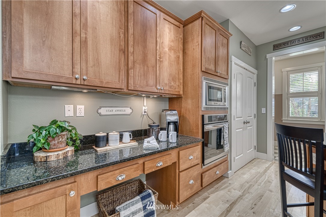 4504 Dyes Inlet Road Northwest Bremerton, WA 98312 - Photo 14 of 40 Gallery Image 14