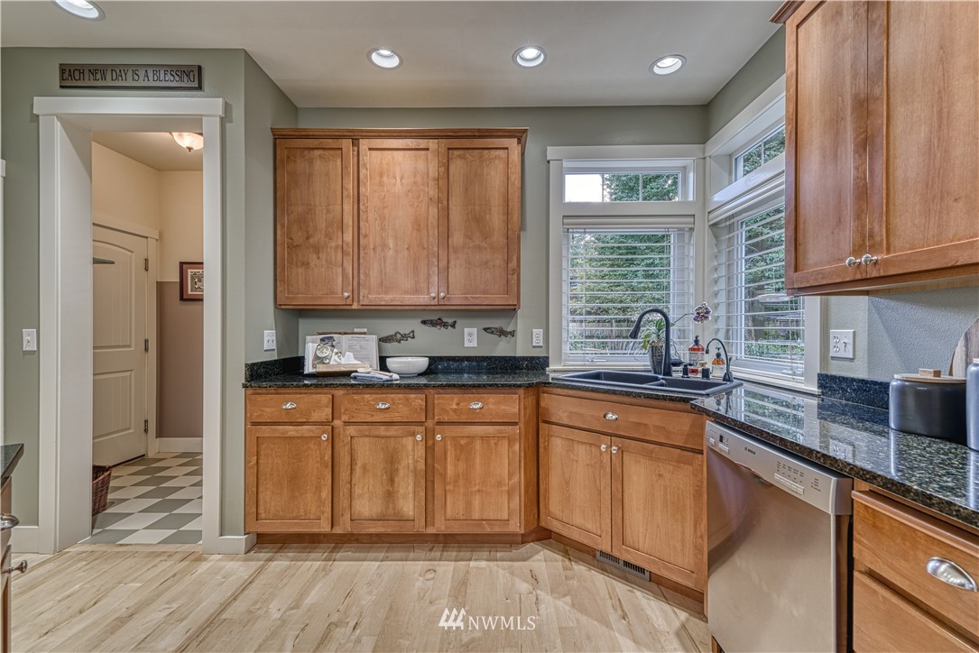4504 Dyes Inlet Road Northwest Bremerton, WA 98312 - Photo 15 of 40 Gallery Image 15