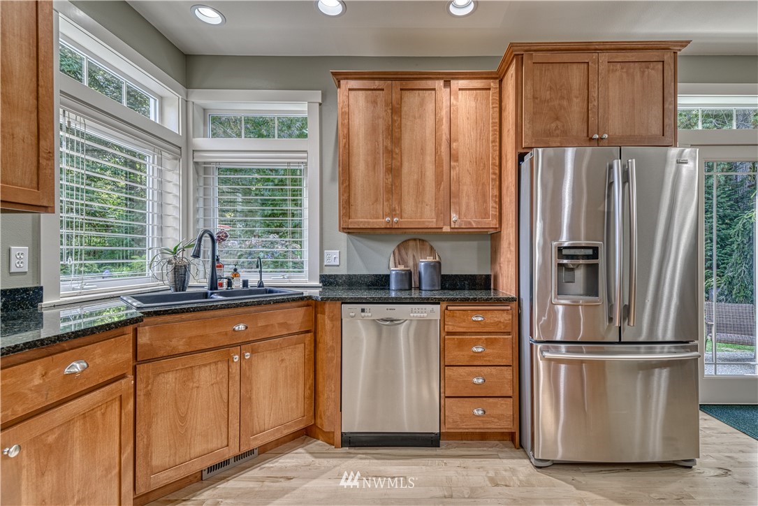 4504 Dyes Inlet Road Northwest Bremerton, WA 98312 - Photo 17 of 40 Gallery Image 17