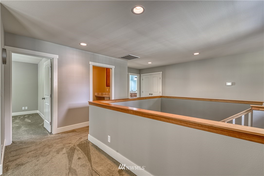 4504 Dyes Inlet Road Northwest Bremerton, WA 98312 - Photo 20 of 40 Gallery Image 20