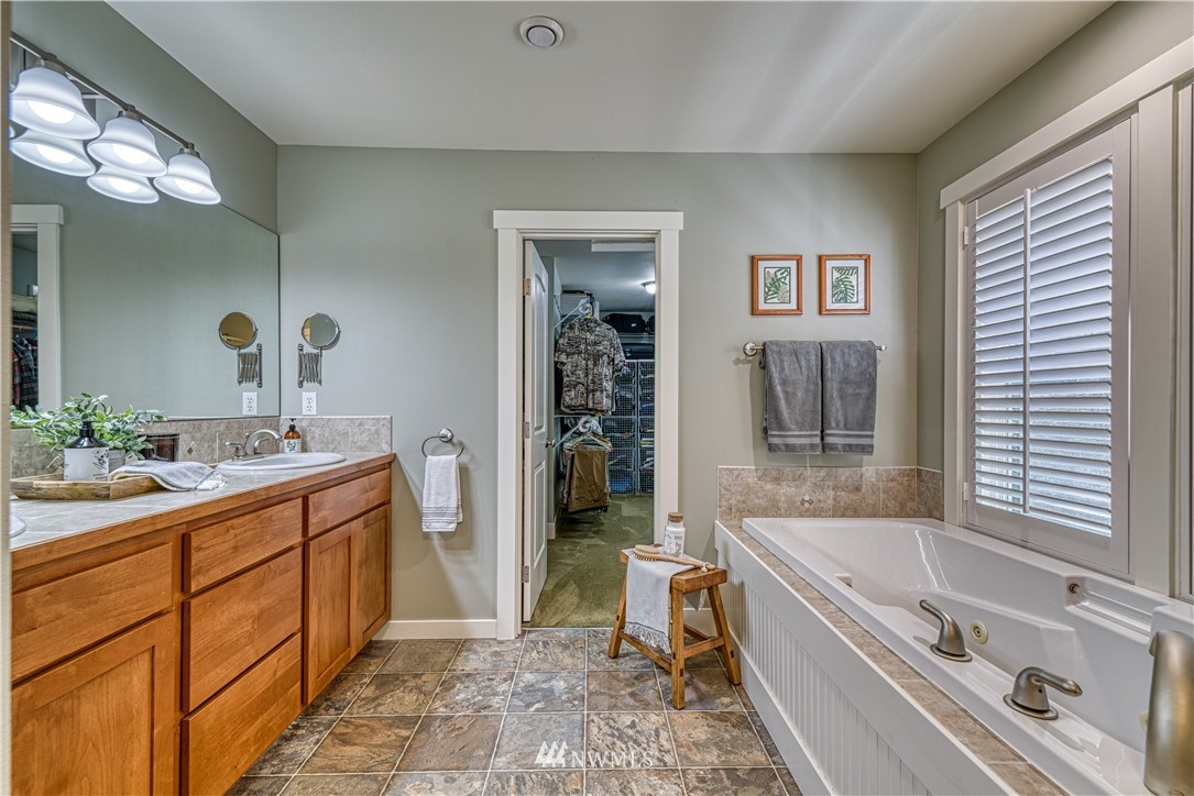 4504 Dyes Inlet Road Northwest Bremerton, WA 98312 - Photo 25 of 40 Gallery Image 25