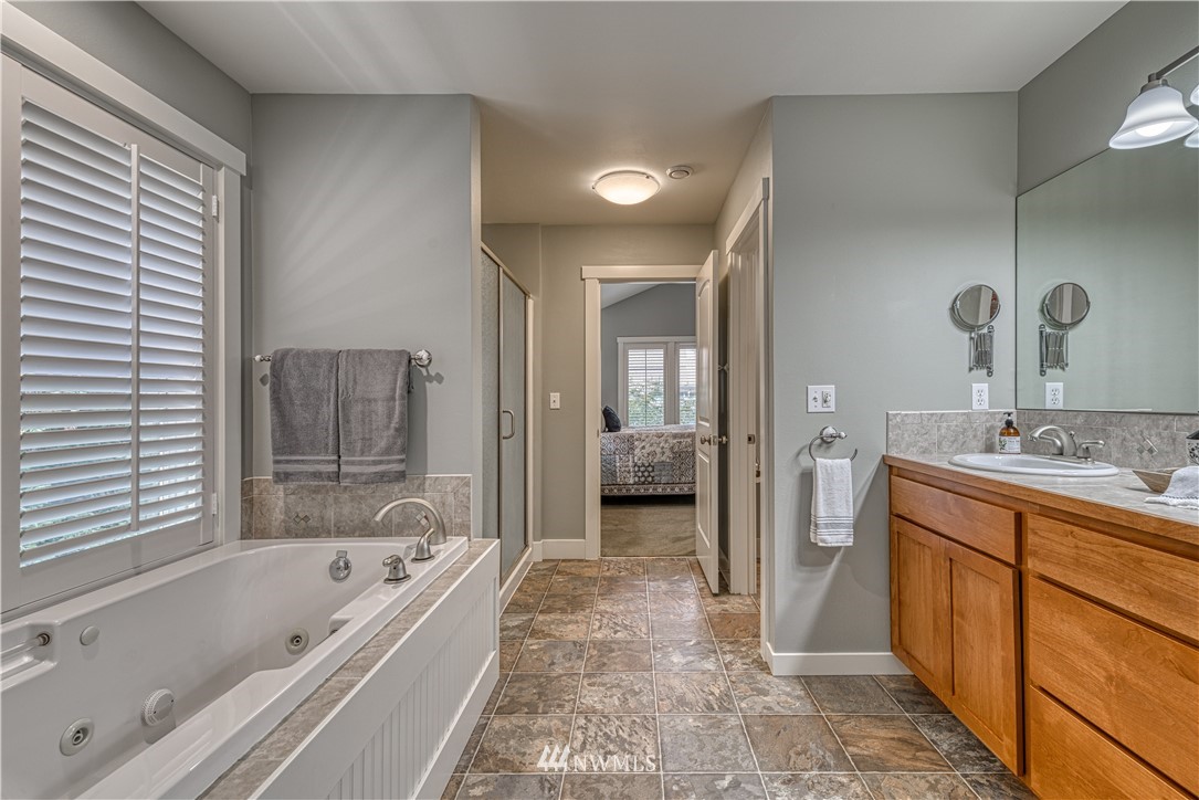 4504 Dyes Inlet Road Northwest Bremerton, WA 98312 - Photo 26 of 40 Gallery Image 26