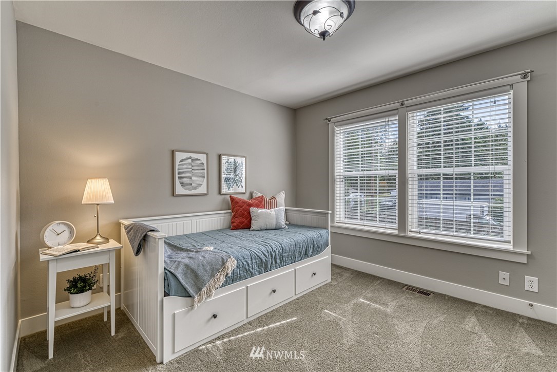 4504 Dyes Inlet Road Northwest Bremerton, WA 98312 - Photo 28 of 40 Gallery Image 28