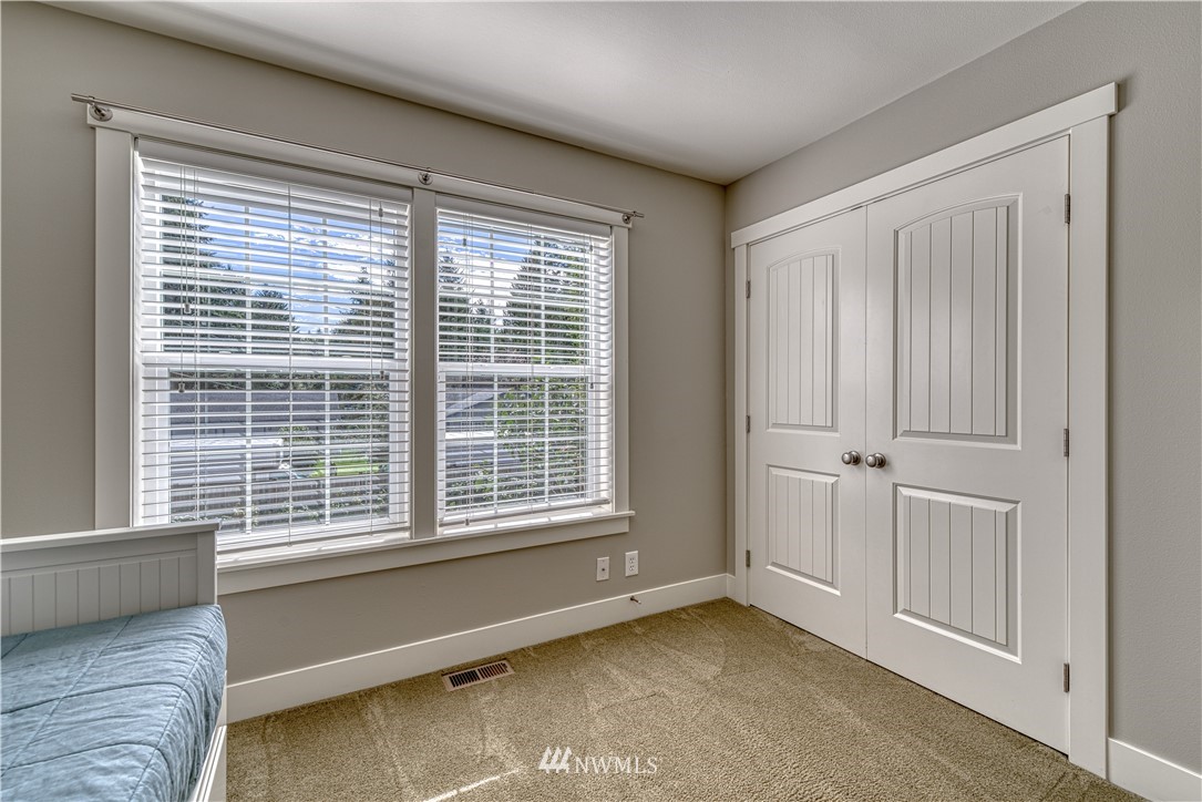 4504 Dyes Inlet Road Northwest Bremerton, WA 98312 - Photo 29 of 40 Gallery Image 29